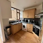 Spacious Home In Wandsworth