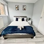Spacious Home In Wandsworth